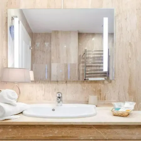 Comfortable Luxury Apt *