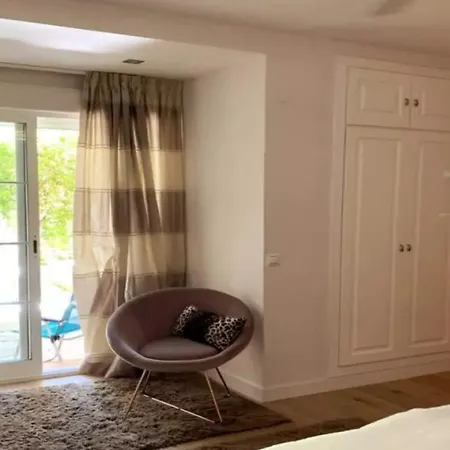 Comfortable Luxury Apt Apartment *